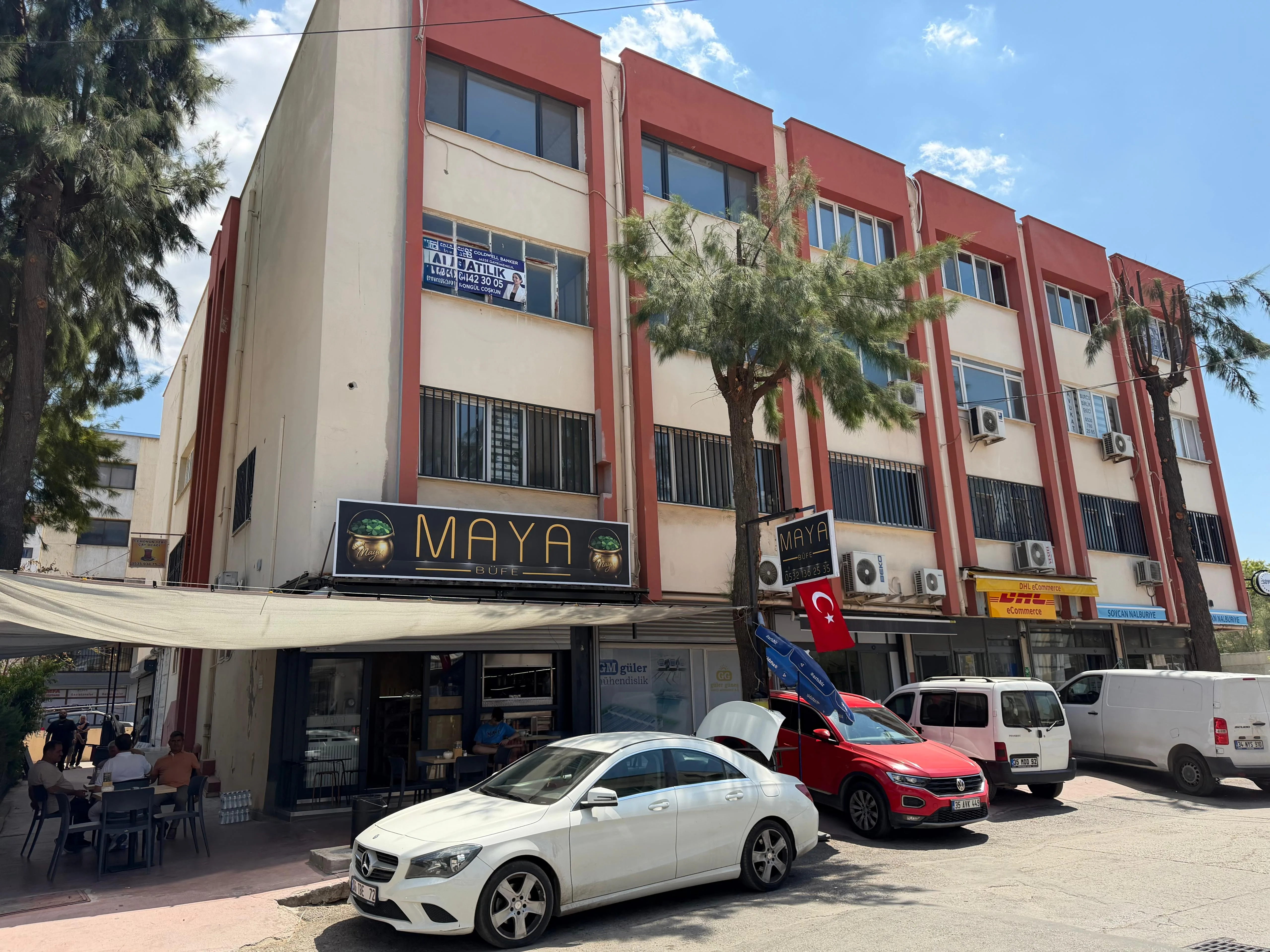 GIDA ÇARŞISINDA HASTANELERİN YAKININDA 90 M2 ARAKAT OFİS