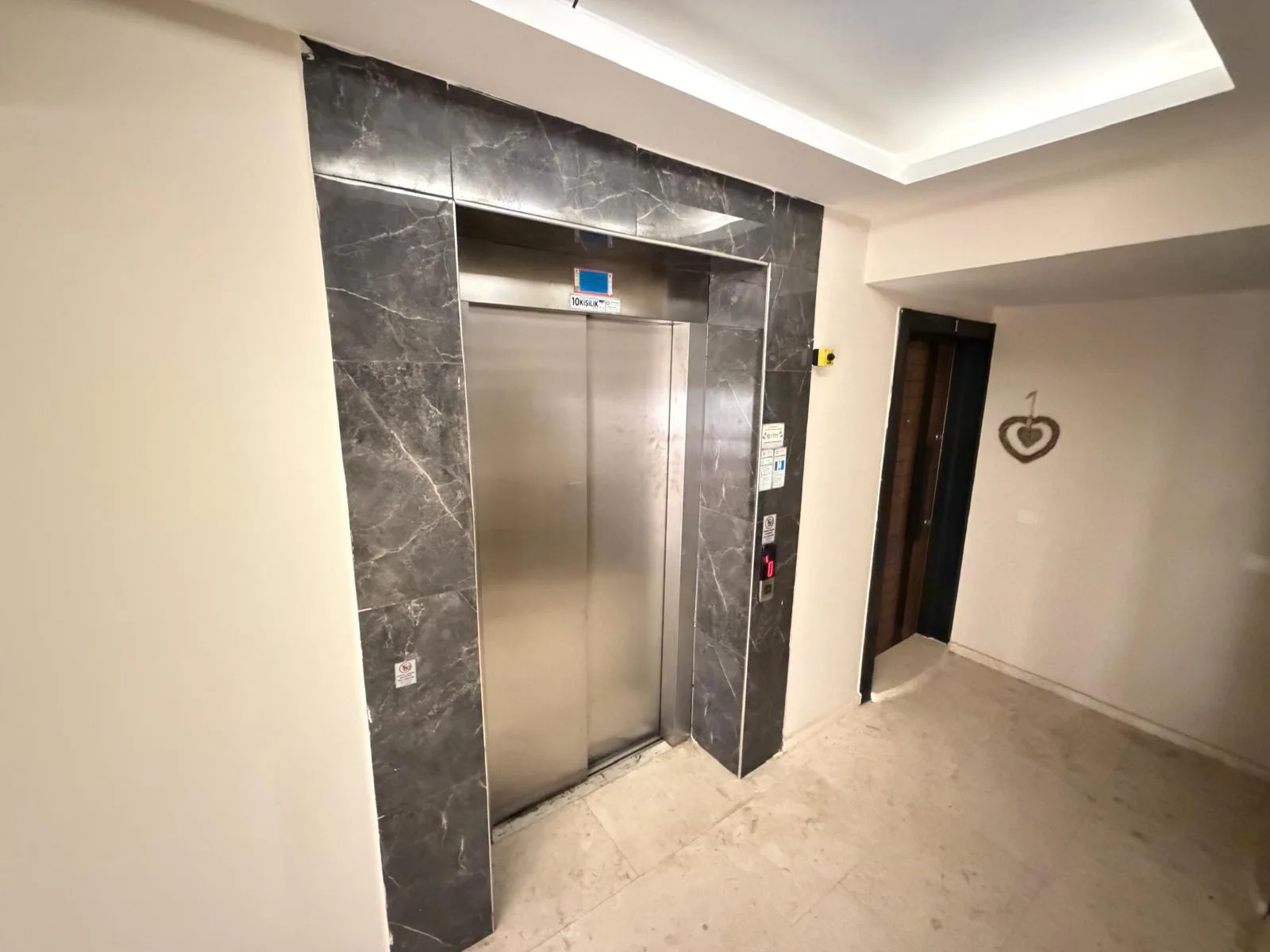 GÜMÜLDÜR DE, 2+1 75 M2 DOĞA DENİZ MANZARALI ASANSÖRLÜ SATILIK ARA KAT DAİRE